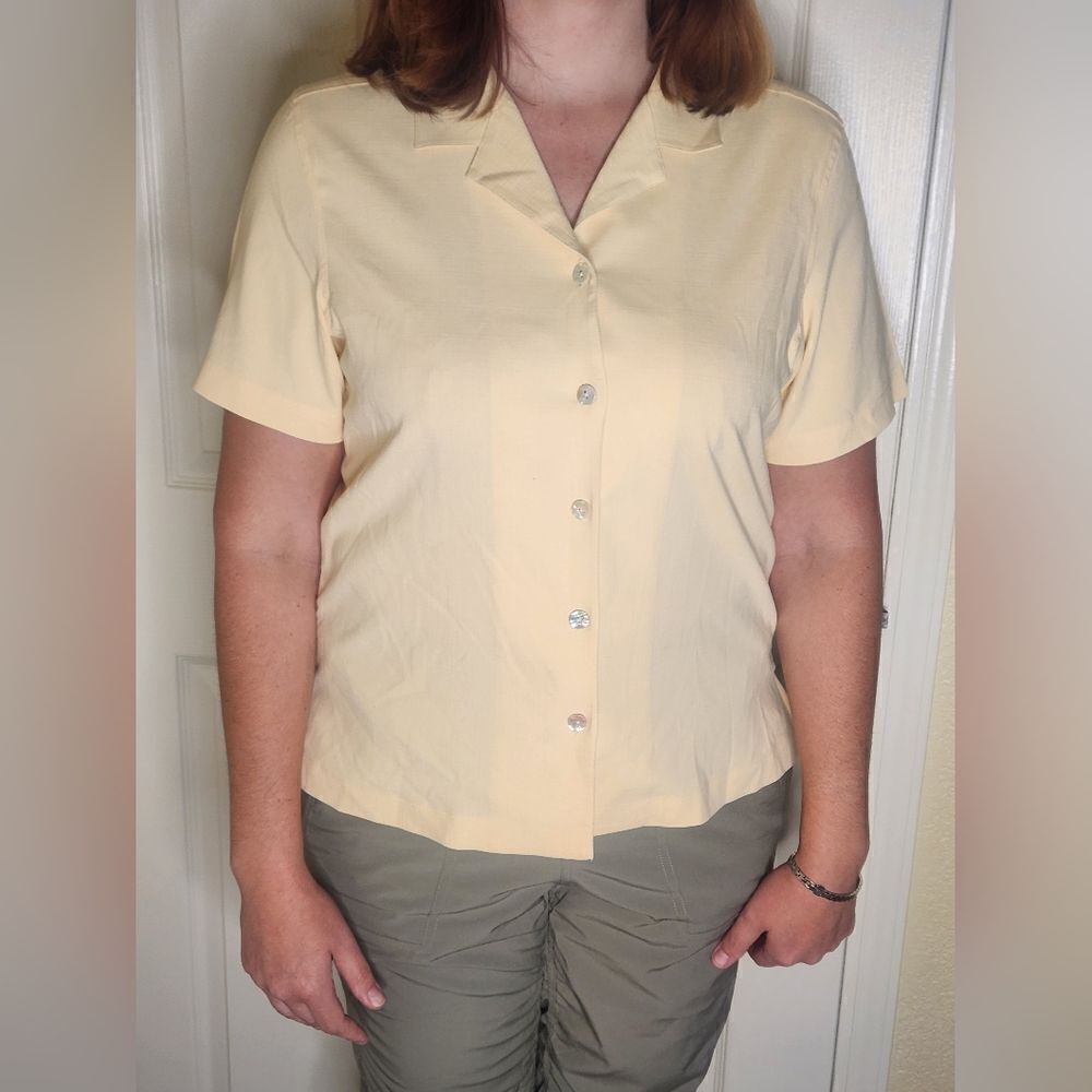 Tommy Bahama L (12/14) Yellow SILK Blend Shrtslvs Buttons Up Women’s Top Shirt